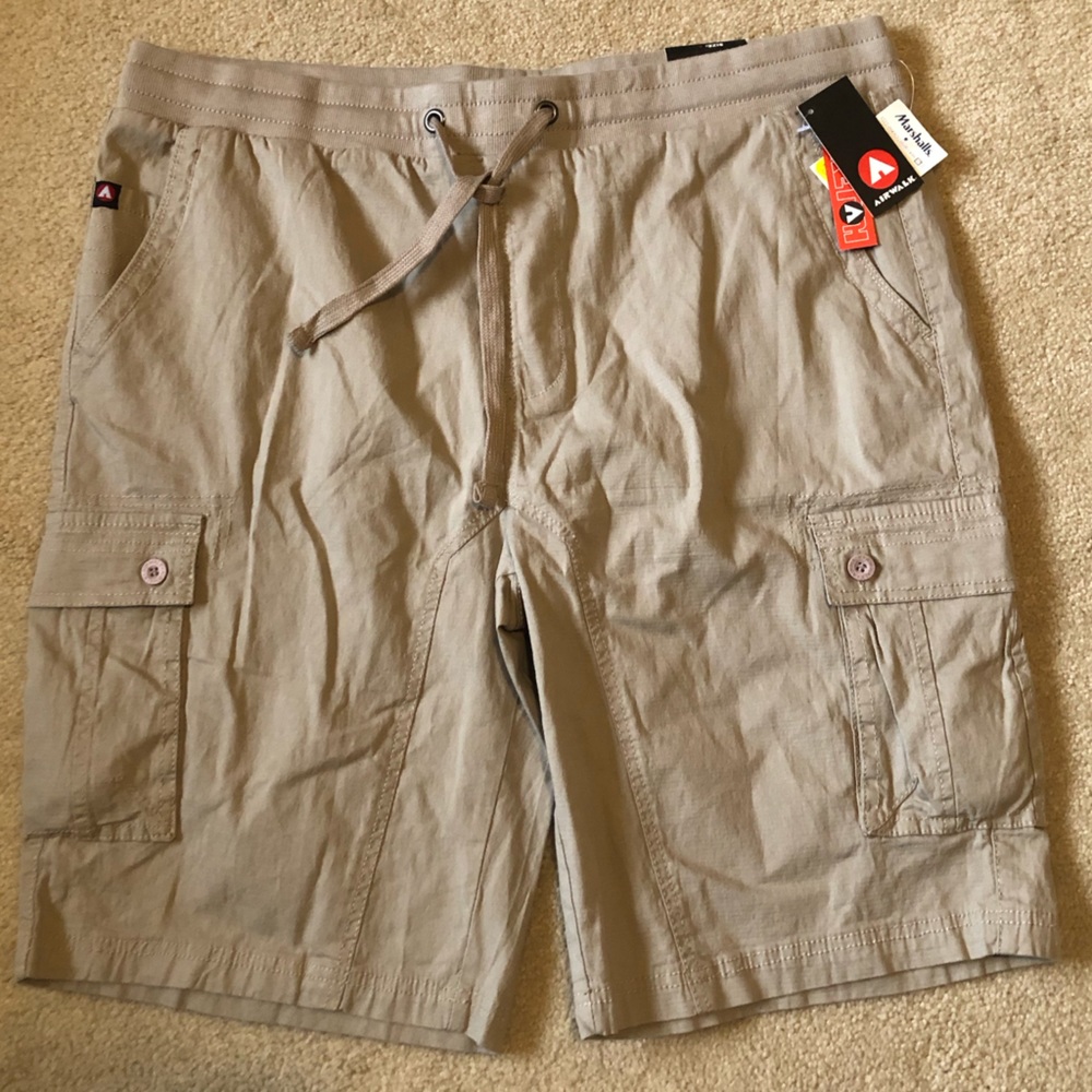 AirWalk Slim Fit Stretch Cargo Shorts Size Large Khaki